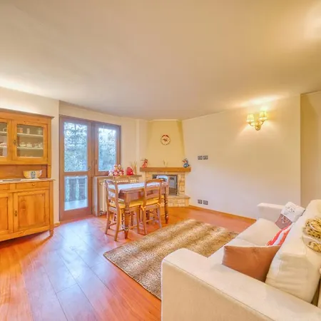 Elegante Appartamento-100mt Dal Centro-50mt Dalla Seggiovia-wifi-parcheggio Gratuito Apartment *