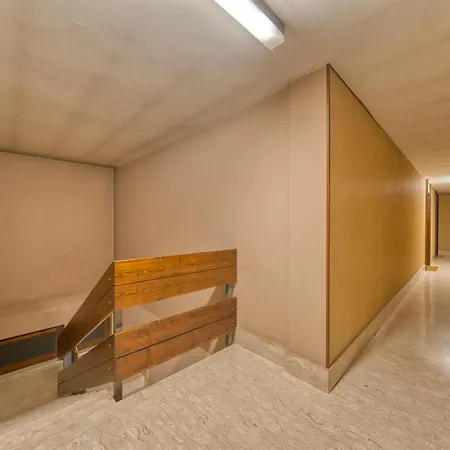 Apartment Elegante Appartamento-100mt Dal Centro-50mt Dalla Seggiovia-wifi-parcheggio Gratuito *